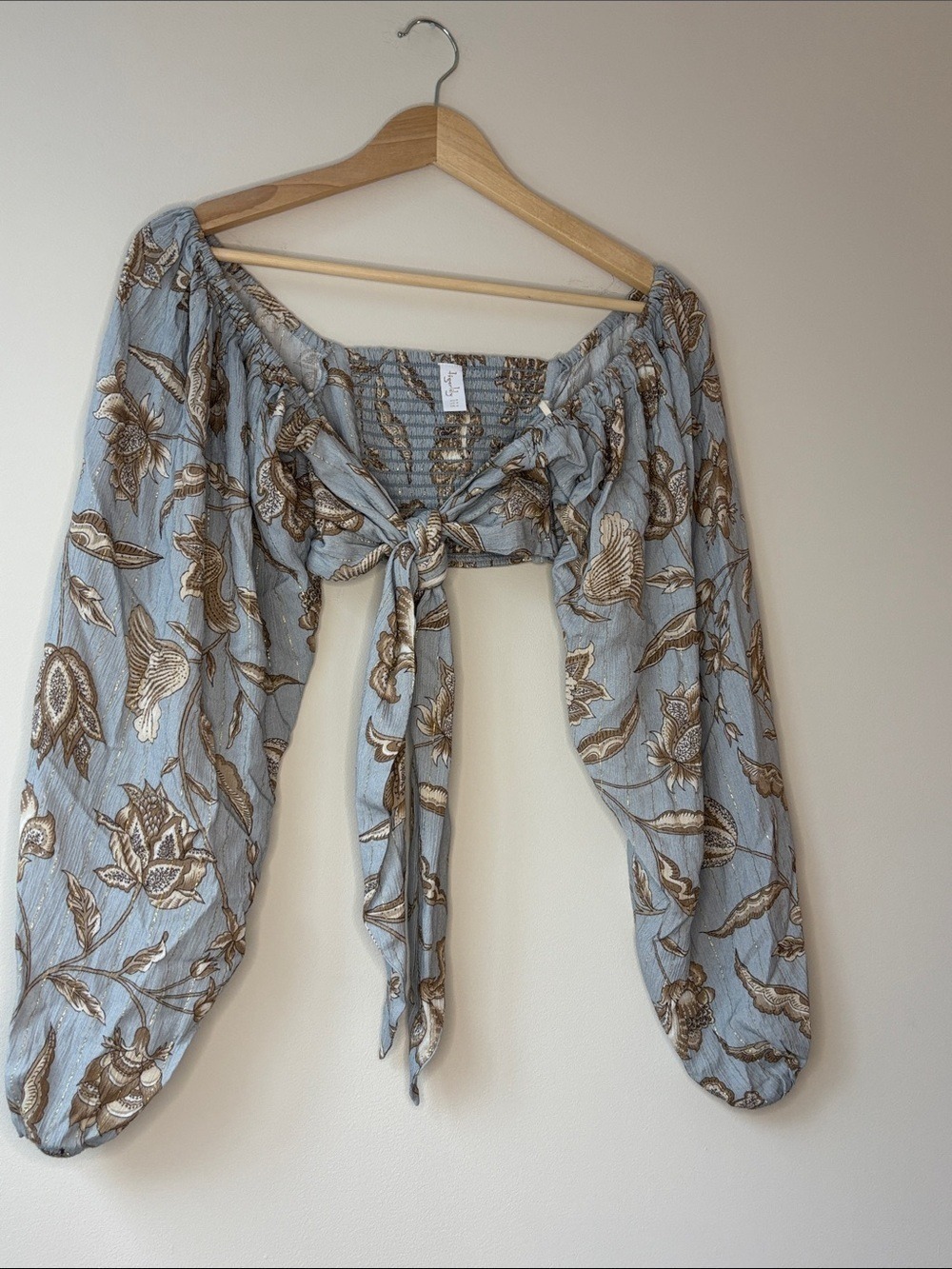 Tigerlily Blue Floral Tie Front Off Shoulder Crop Top Size Small - Picture 5 of 6